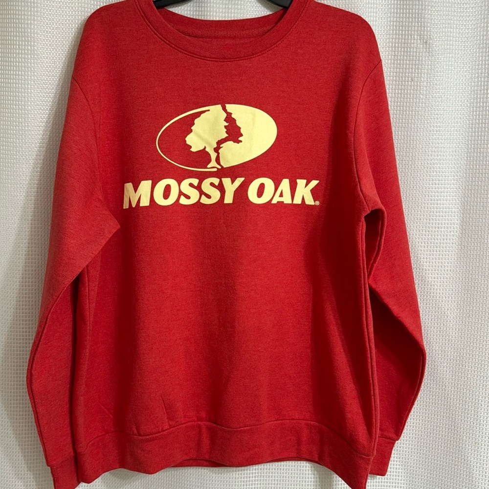 New Mossy Oak red sweatshirt. Size L (42-44)